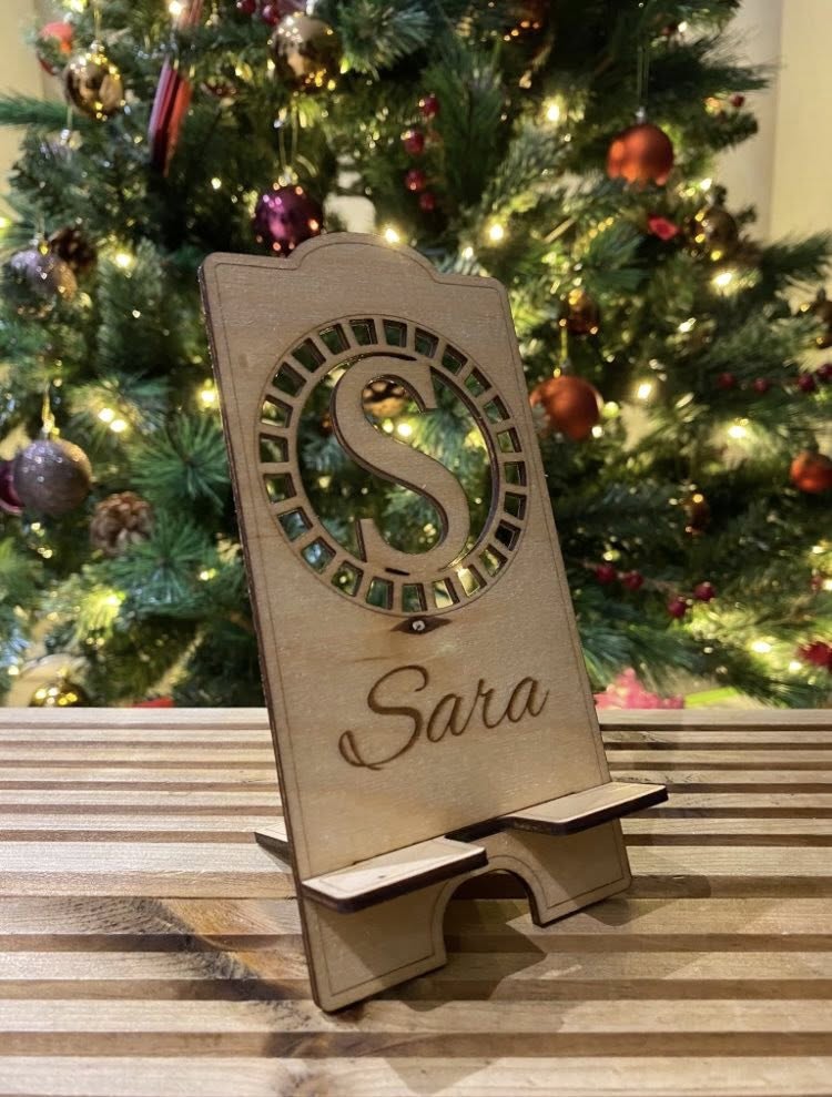Personalised Wooden Phone Stand – Custom Name Desk Holder